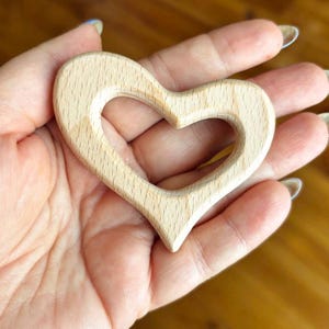 Natural Beech Wood Charms – Smooth Wooden Shapes for DIY Jewelry, Crafts, Sensory Accessories, Teething Necklace, Sling Beads Supplies Heart