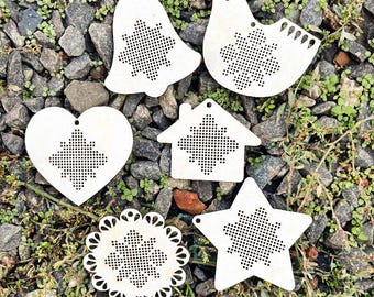 木製クロスステッチ用ブランク クリスマスオーナメント - レーザーカットの白樺材 - DIY刺繍クラフト - 天然木装飾 - 2