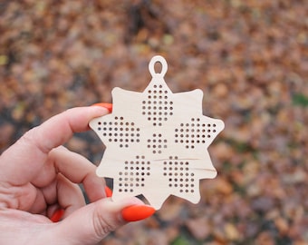 Décoration de Noël flocon de neige, point de croix 3,3 pouces - ébauches Pendentif couture en bois, ébauche de point de croix en bois