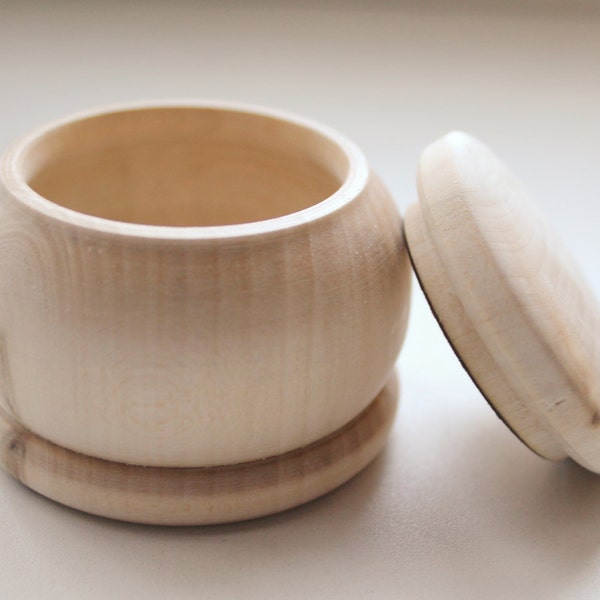 Round unfinished wooden box - with cover - natural, eco friendly
