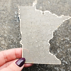 Ponto cruz do estado de Minnesota - Corte a laser - branco inacabado - 3,9 polegadas - Mapa de Minnesota em branco para ponto cruz