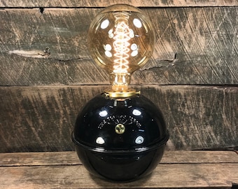 Lámpara de mesa de olla de acero reutilizado - Lámpara de mesa Lámpara de mesa Lámpara de Escritorio Iluminación Industrial Lámpara Edison