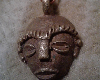 Bronzen Afrikaanse masker-dreadlocksieraden, loksieraden, dreadkralen, vlecht- en haarkralen en accessoires