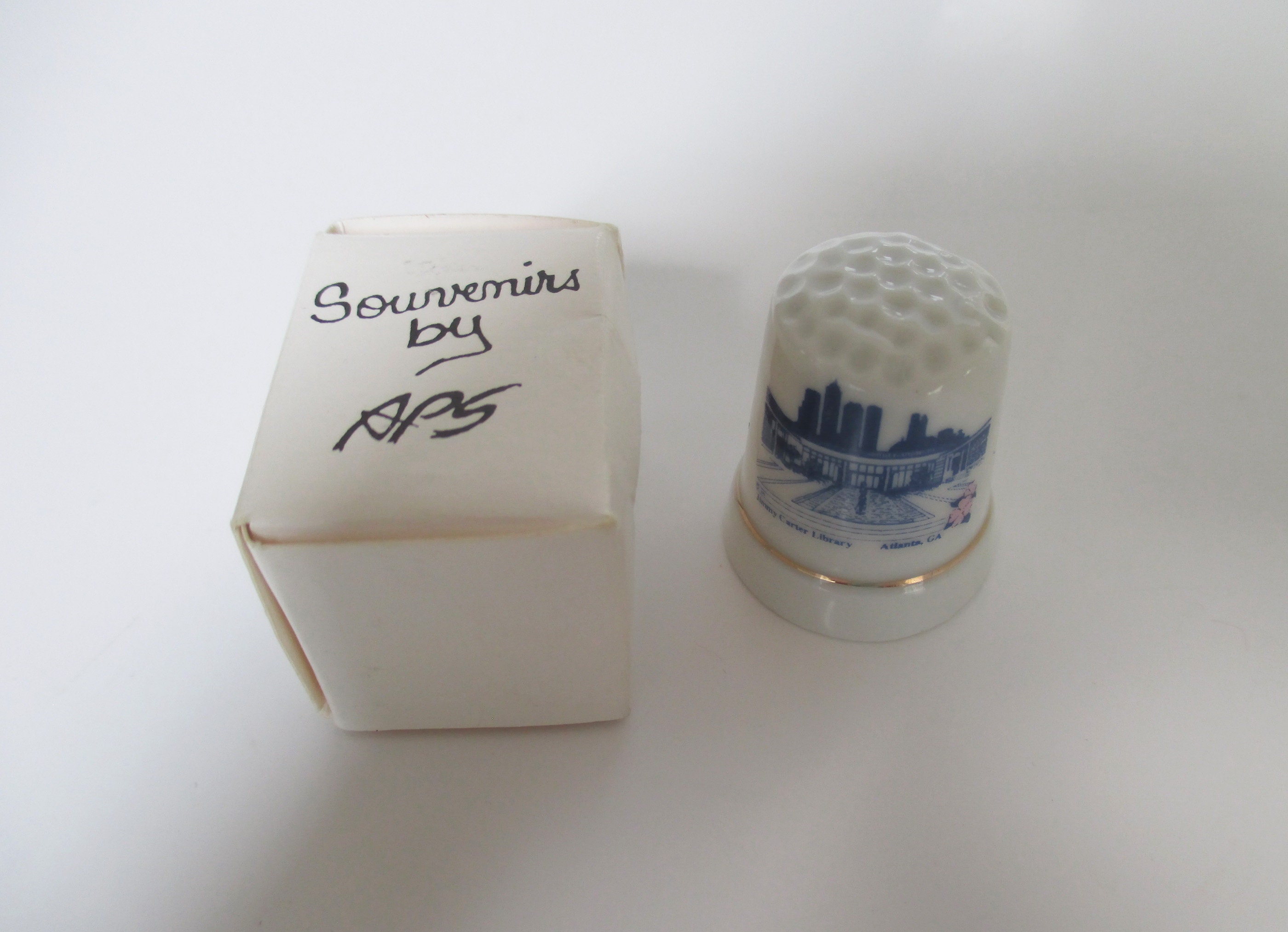 Herrschners Thimble Collector's Case