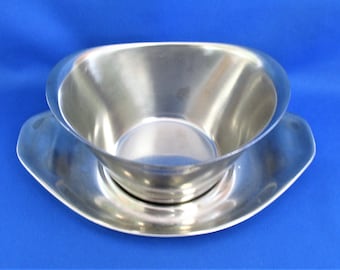 WMF Cromargan Germany stainless steel gravy boat serving bowl with under tray for sauce dip gravey condiment etc. MARKED