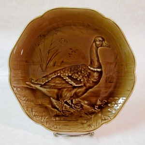 French Majolica Plate Choisy H.B & Cie Boulanger France water bird goose duck frog birds reeds 8 5/8&quot; across NO chips