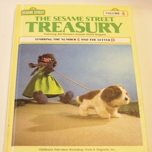 The Sesame Street Treasury: Volumen 4 Protagonizada por el Número 4 y la Carta D