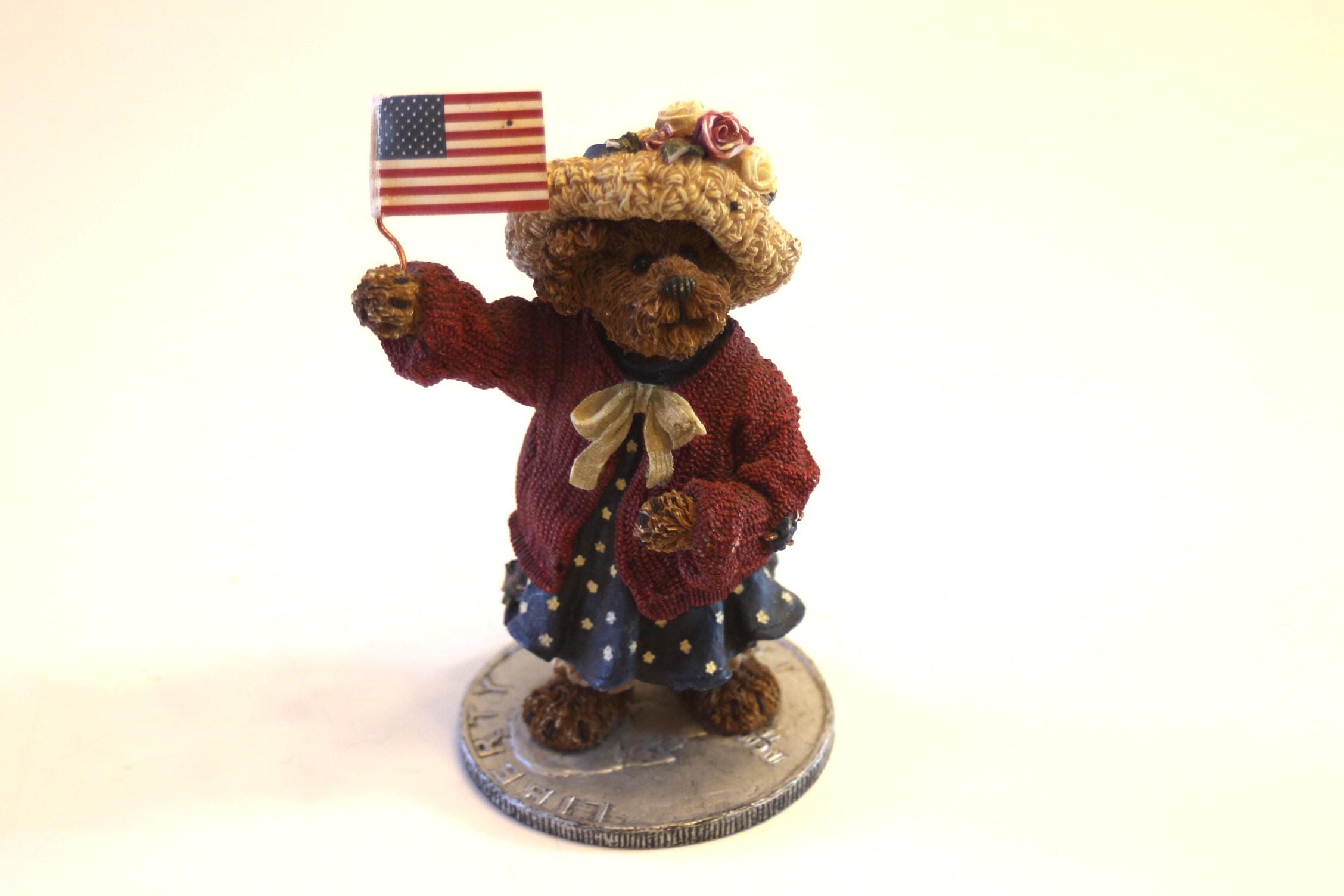 The Bearstone Collection: Eleanore Bearsvelt God Bless America Collectible Resin Figurine