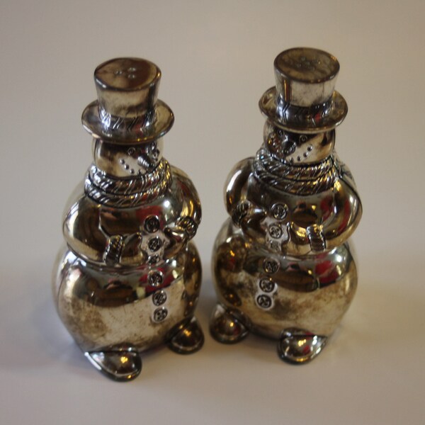 Vintage Silverplated Snowmen Salt and Pepper Shakers - Housewares,  Salt Shaker, Country Salt Shaker, Small Salt and Pepper Shakers