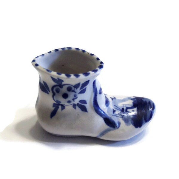 SALE! Delft Shoe - Small Vintage Handpainted Blue and White Delft Holland Shoe/Boot