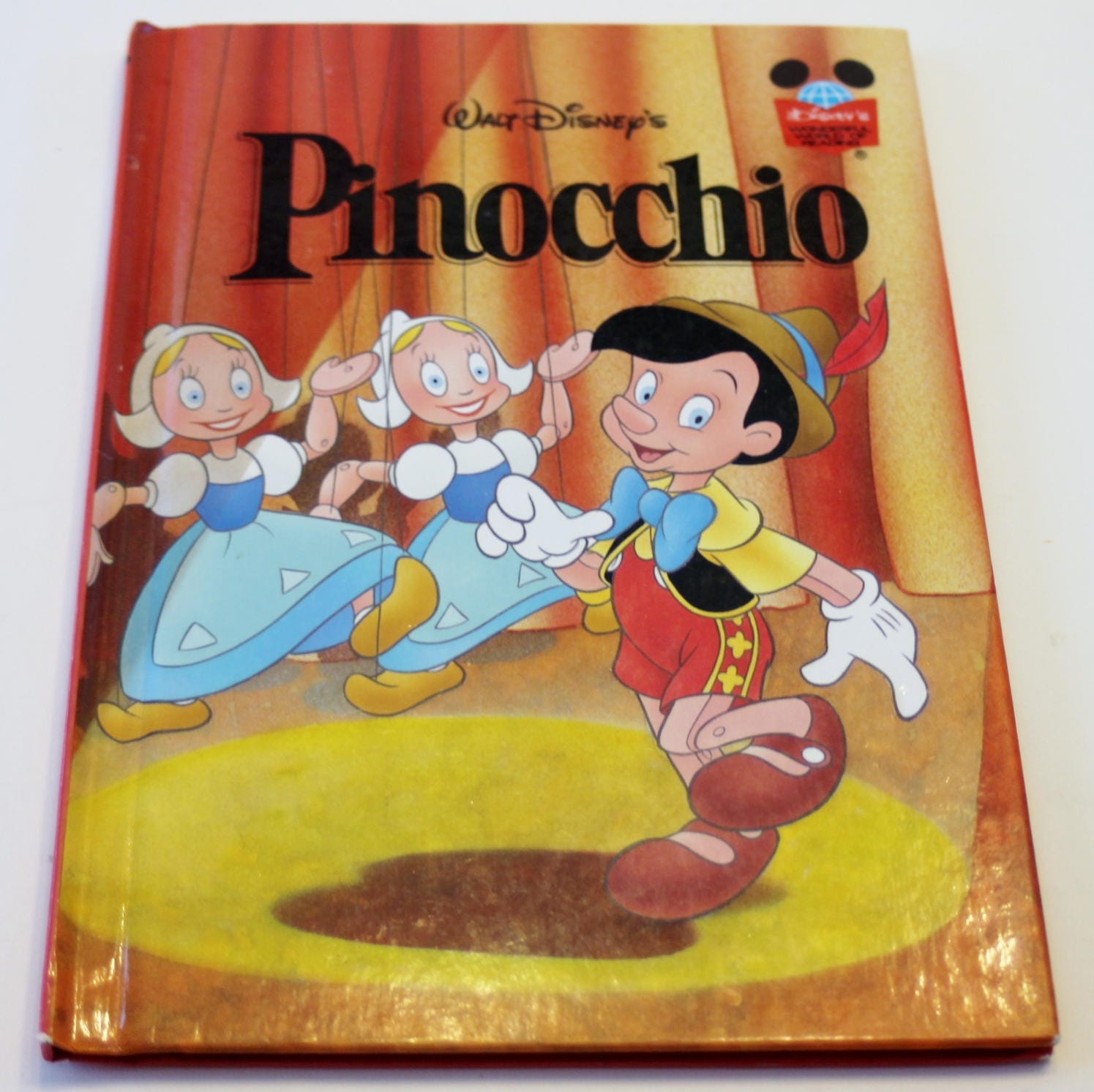 Walt Disneys Pinocchio Book