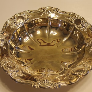 Vintage Silverplated 11.25&quot; Footed Serving Bowl (Previously Owned)