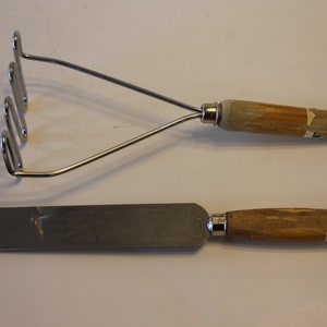 Vintage Wooden Handled Kitchen Utensils - Spatula and Potato Masher- Vintage Housewares