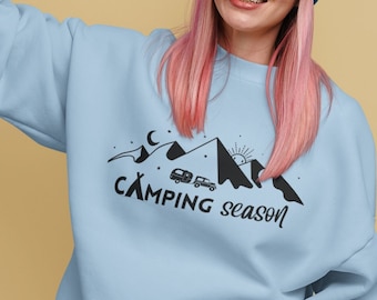 Camping Saison Unisex Sweatshirt, Happy Camper Sweatshirt, Wanderabenteuer Sweatshirt, Berg Sweatshirt, Glamping Camper van Sweatshirt