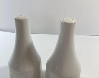 Vintage weiße Salz und Pfefferstreuer Made in Japan