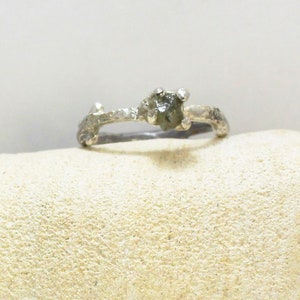 A Montana Sapphire Sterling Silver Twig Ring