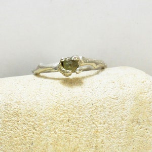 A Montana Sapphire Sterling Silver Twig Ring