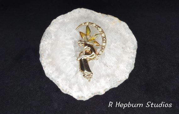 Vintage Liz Claiborne Fairy Moon Brooch - image 2