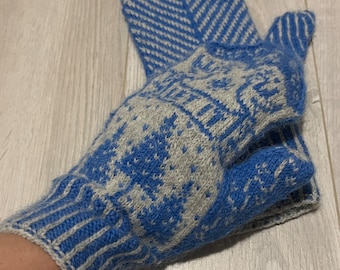 New hand-knitted wool gloves/mittens "Let it snow"