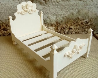 Miniature Bed, Dollhouse bedroom White, French dollhouse bed, Dollhouse Furniture, Dollhouse Room,dollhouse shabby, 1/12 scale