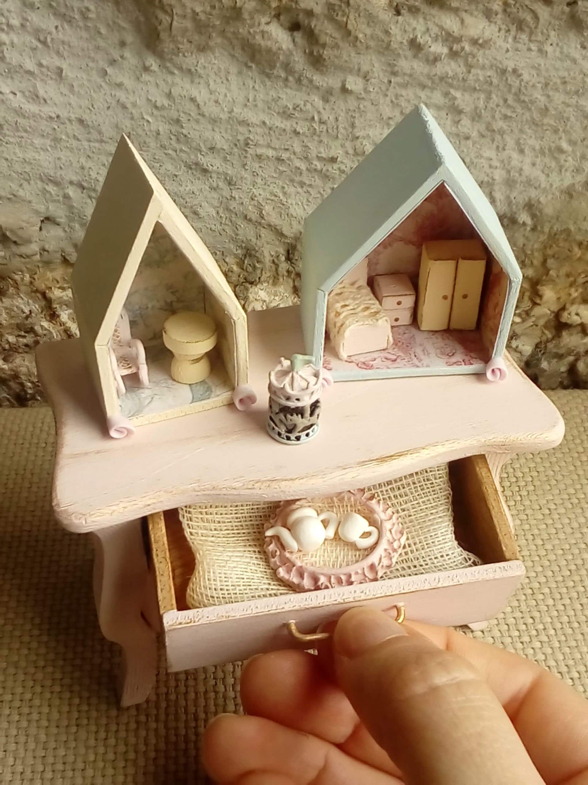 Chambre d'enfant jouet vintage - France
