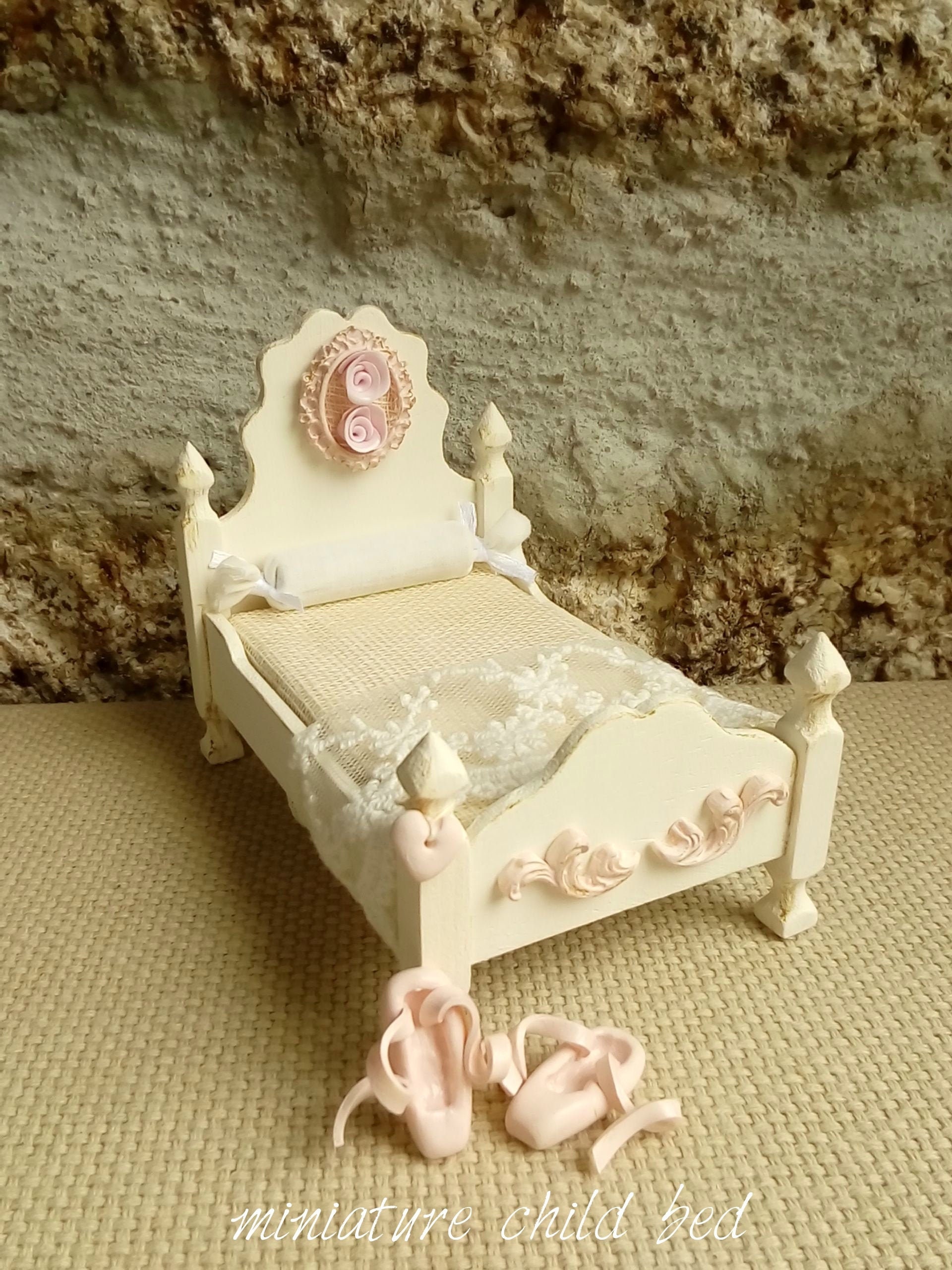 Vintage Shabby Wood Nursery Cradle Miniature Dollhouse Furniture Doll