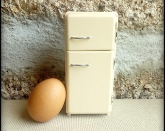 Dollhouse Miniature Fridge Vintage Ice box, 1/12 Scale, Dollhouse Kitchen Furniture, Dollhouse Fridge, Miniature Refrigerator