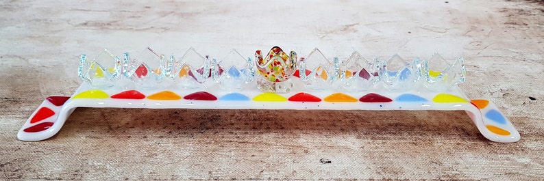 Menorah blanche en verre fusionné avec chandeliers colorés, cadeau de Hanoukka, cadeau de pendaison de crémaillère juive image 6