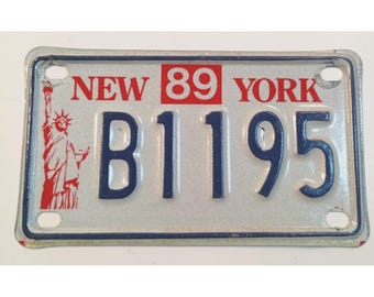 1989 New York Motorcycle License Plate Tag, B1195