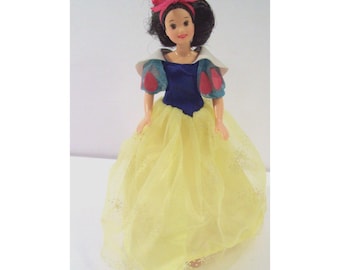 Disney Musical Princess Snow White 6" Doll with Stand, 1994