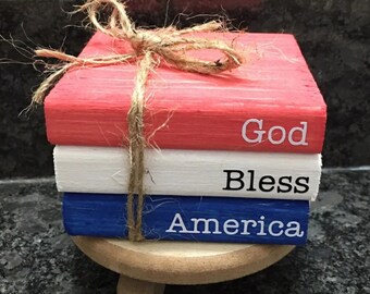 4th of July  Stacked Book Sign Decor