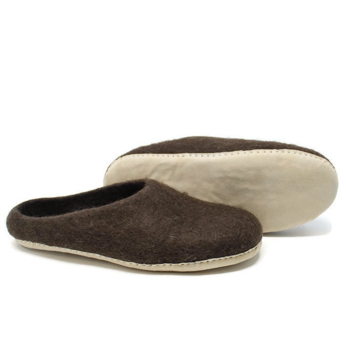 Mens Winter Felted Wool Slippers in 
