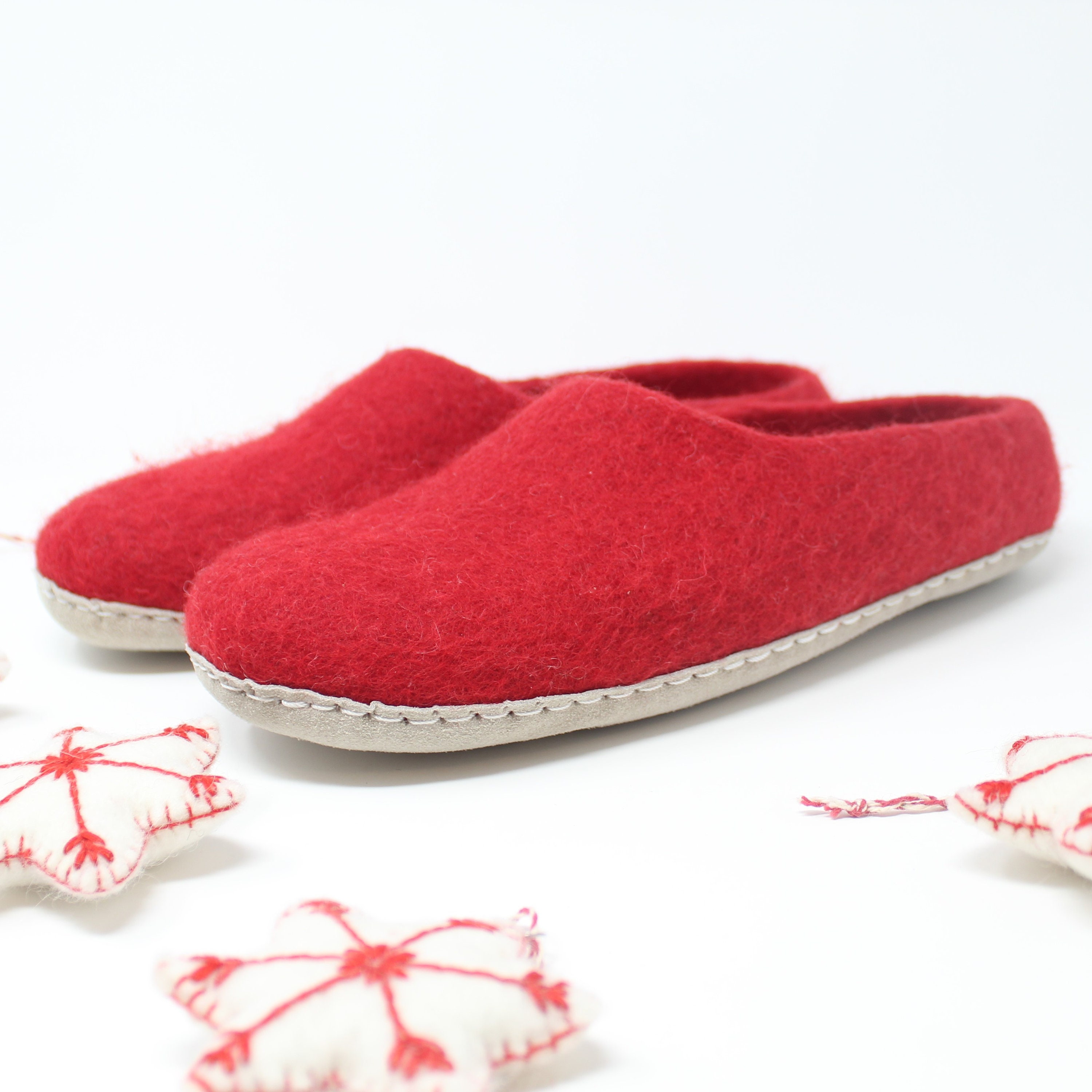 women's red house slippers