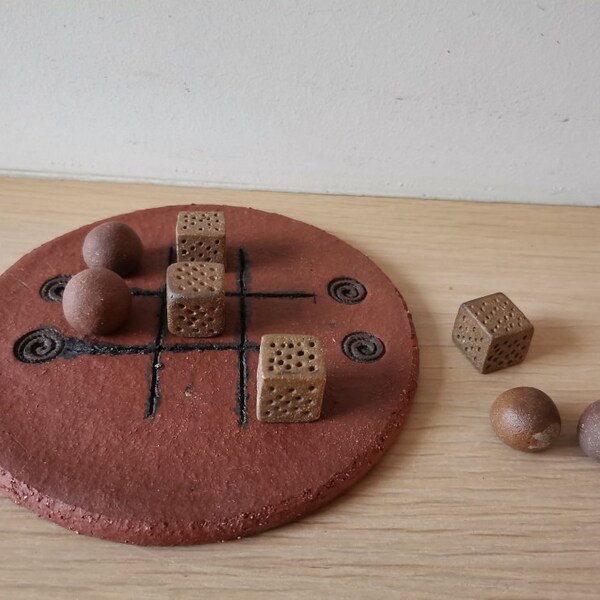 Ceramic tic tac toe sculpture, noughts and crosses set with cubes and balls pawns, high fire, red stoneware clay, Greek tic tac toe