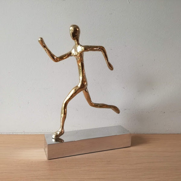 Sculpture de coureur minimaliste, sculpture de coureur en laiton sur base en aluminium, figurine de coureur dorée sur base argentée, athlète grec - statuette de coureur