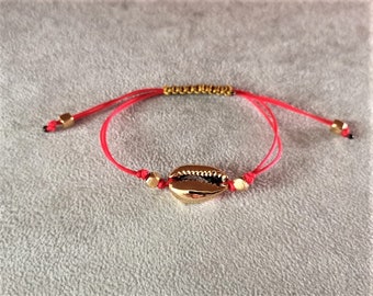 Red macrame bracelet with gold plated, natural shell charm, boho red macrame, gold shell bracelet, friendship shell cuff