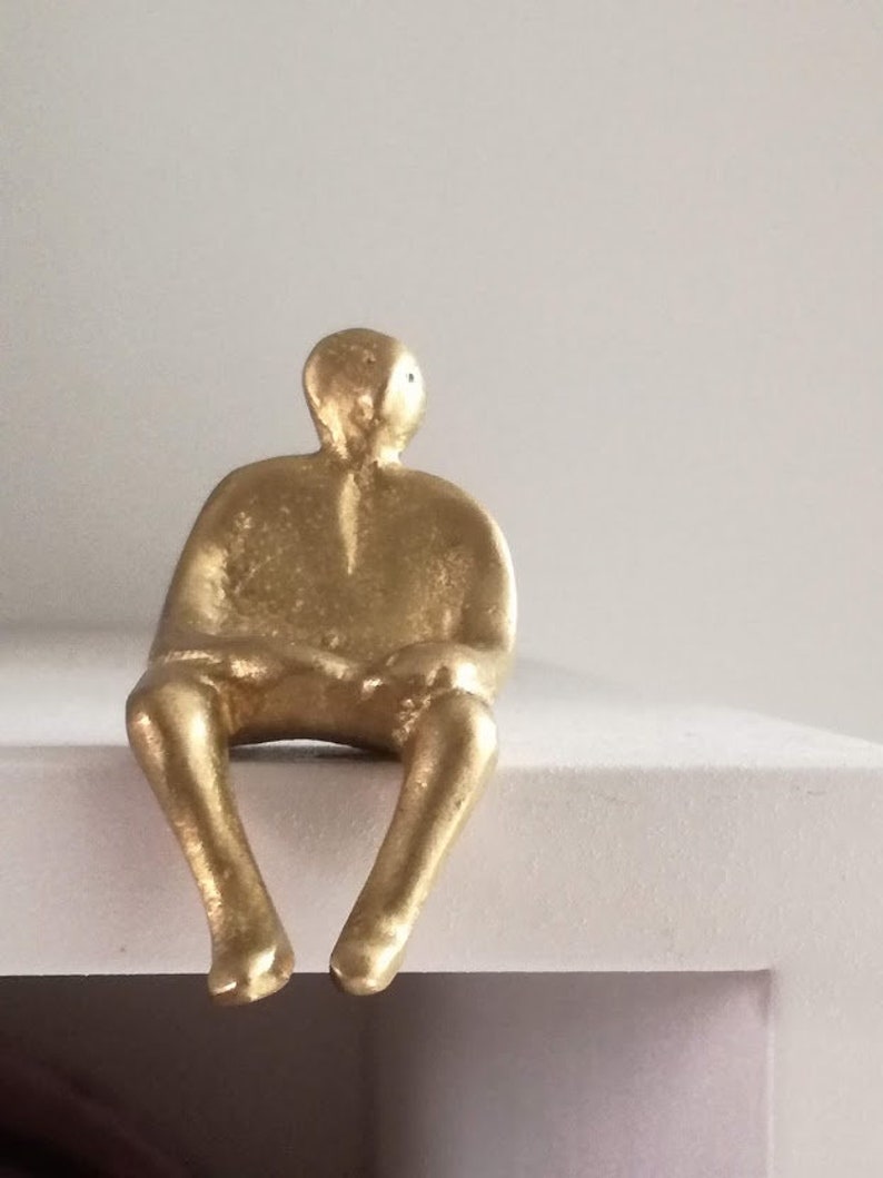 Sitzende Mann Figur MessingSkulptur des sitzenden Mannes Etsy