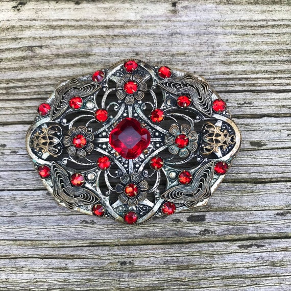 Vintage red brooch filagree 1940s