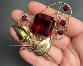 1940s Stylised floral pin red, gold plate