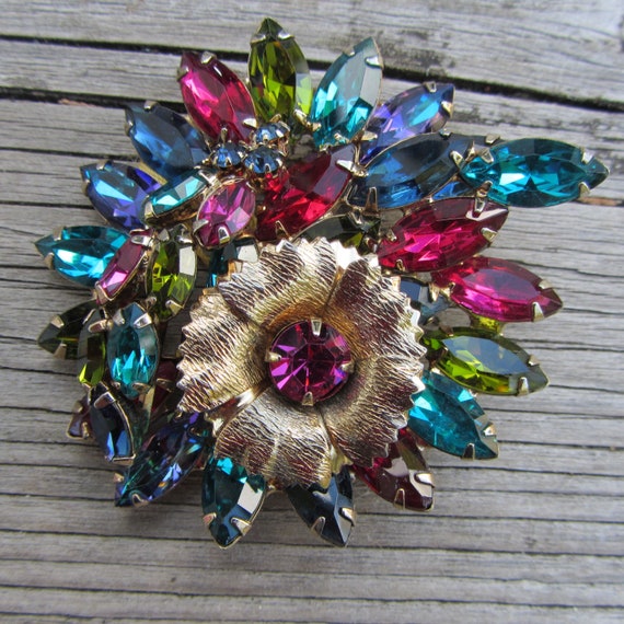 1950s rhinestone brooch