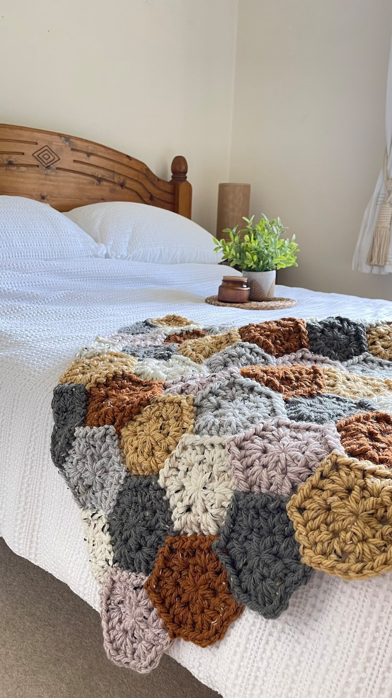 Hibernaculum Blanket: A crochet PDF pattern image 1