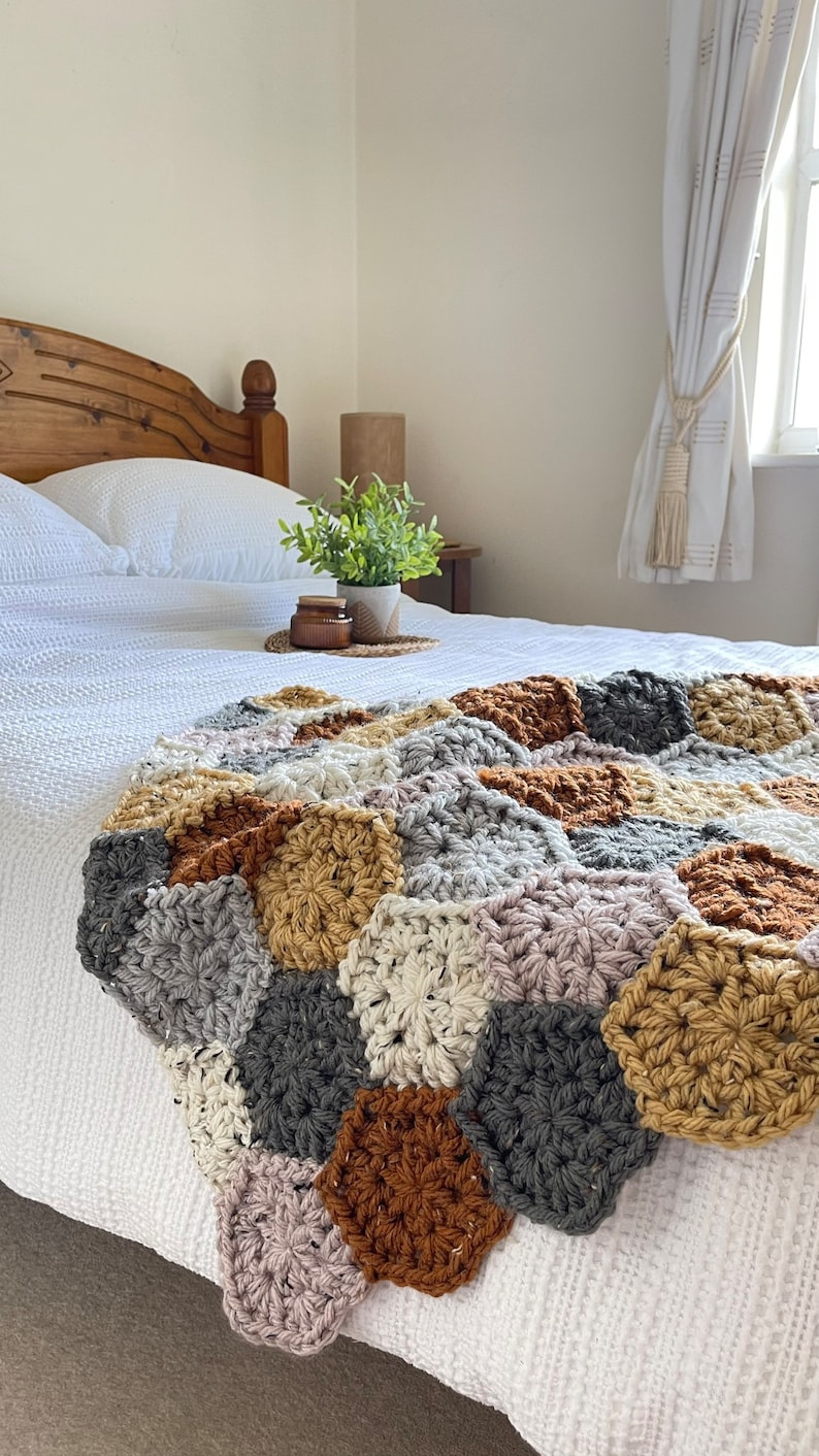 Hibernaculum Blanket: A crochet PDF pattern image 3