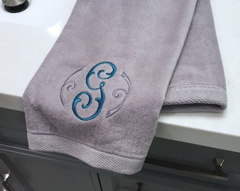 Custom Hand Towel with Monogram / Personalized Hand Towel / Embroidered Hand towels for bathroom Monogrammed