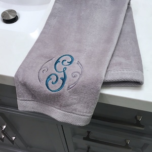 Custom Hand Towel with Monogram / Personalized Hand Towel / Embroidered Hand towels for bathroom Monogrammed