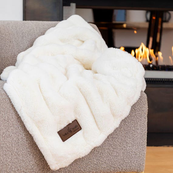 White Faux Fur Blanket Personalized / Soft Fuzzy Blanket