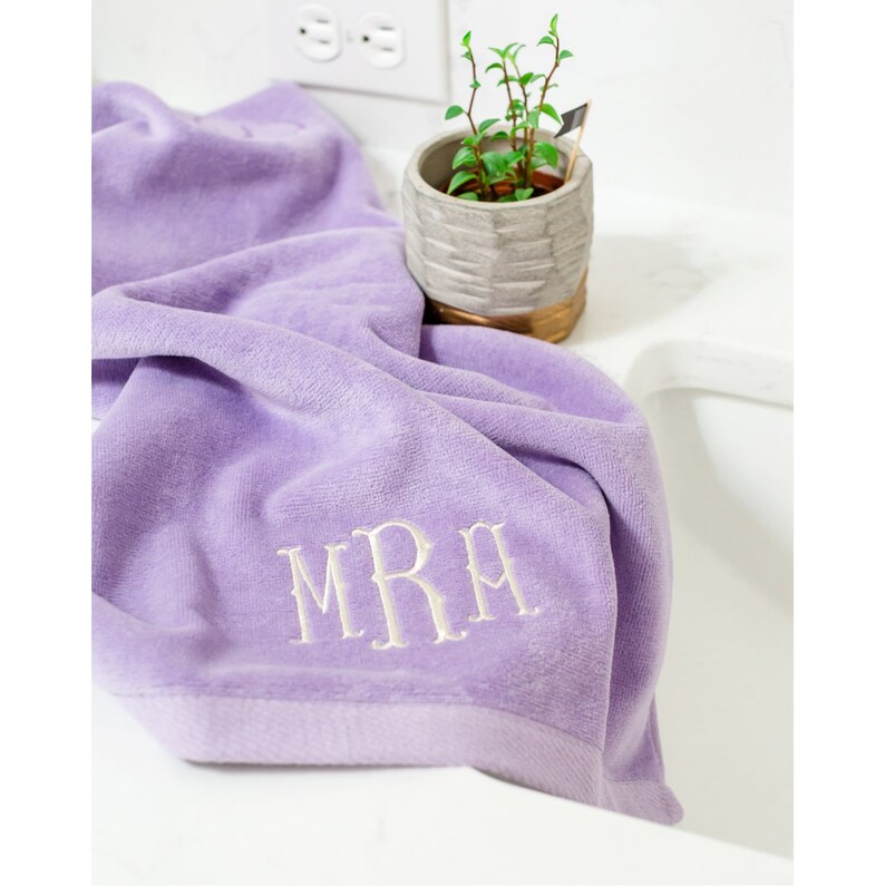 Custom Bathroom Hand Towel With Monogram / Personalized Hand Etsy