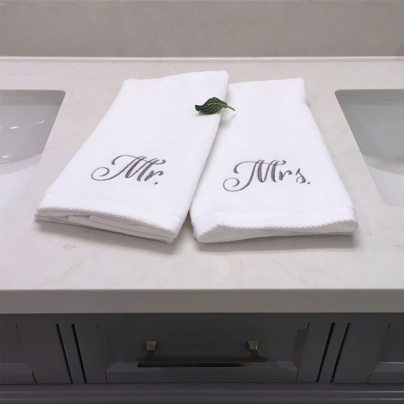 SET of 2 Custom Hand Towels Embroidered / Mr and Mrs Hand Etsy