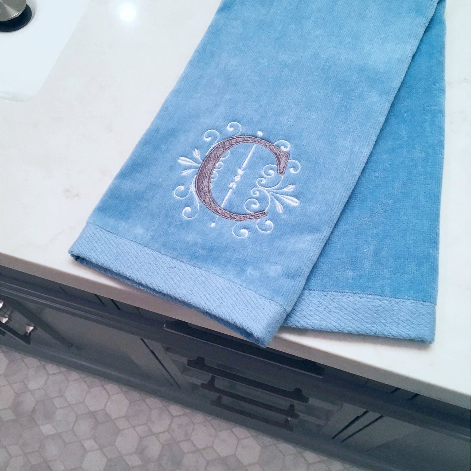 Custom Bathroom Hand Towel With Monogram / Personalized Hand - Etsy