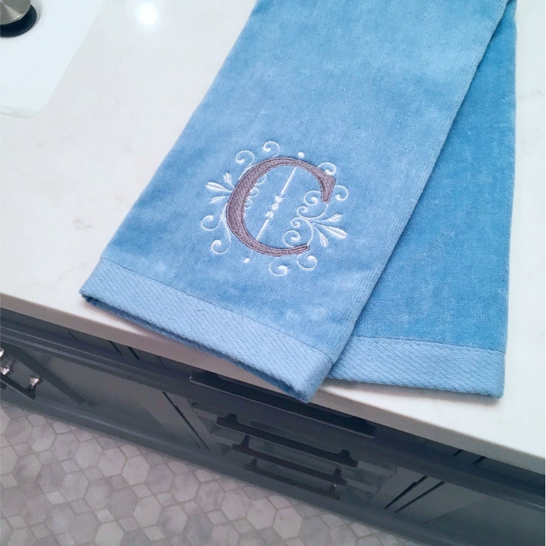 Custom Bathroom Hand Towel With Monogram / Personalized Hand Etsy