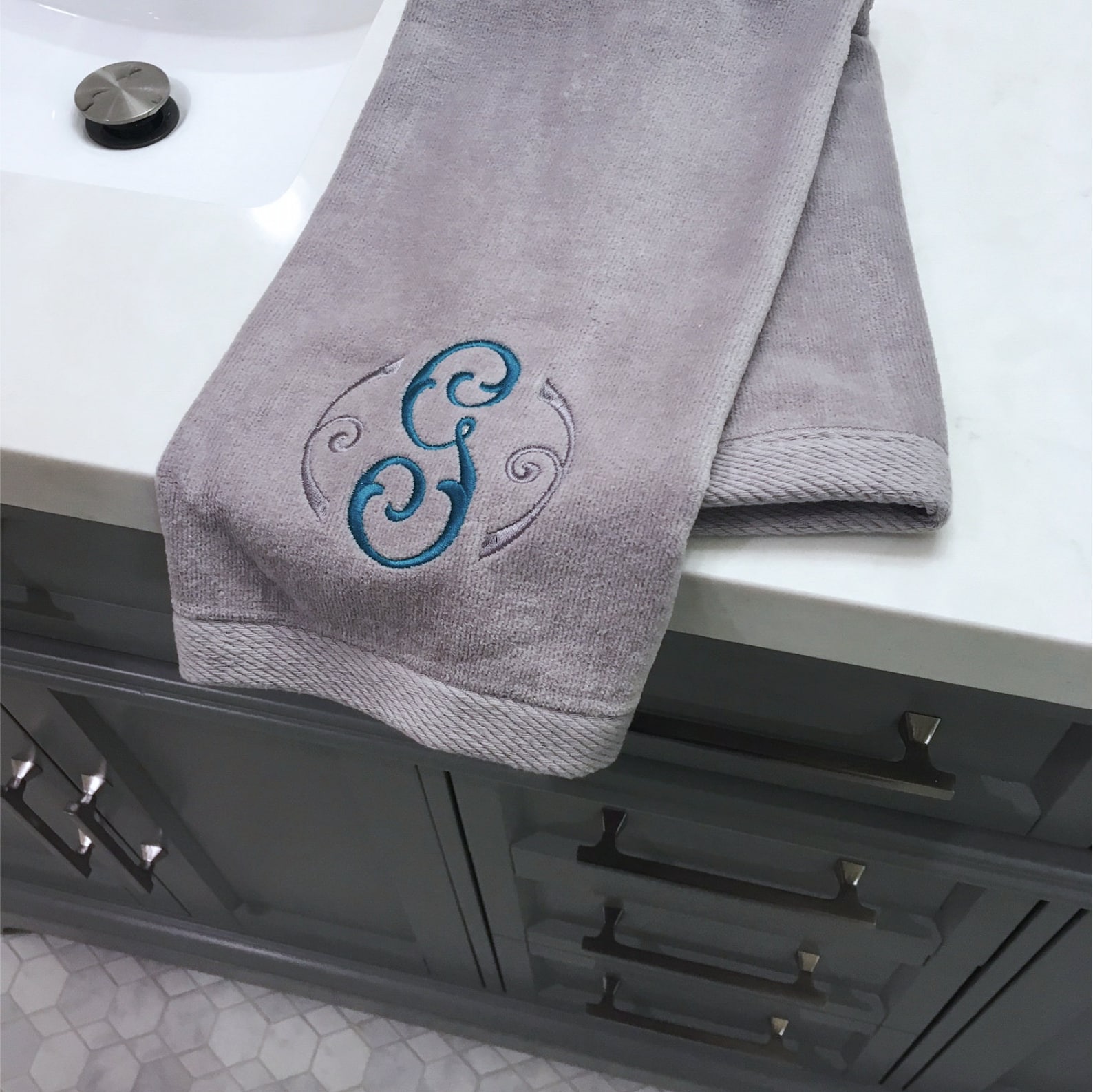 Custom Bathroom Hand Towel With Monogram / Personalized Hand - Etsy